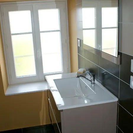 Studio In With Shared Pool Enclosed Garden And Wifi 50 Km From The Beach アパート *